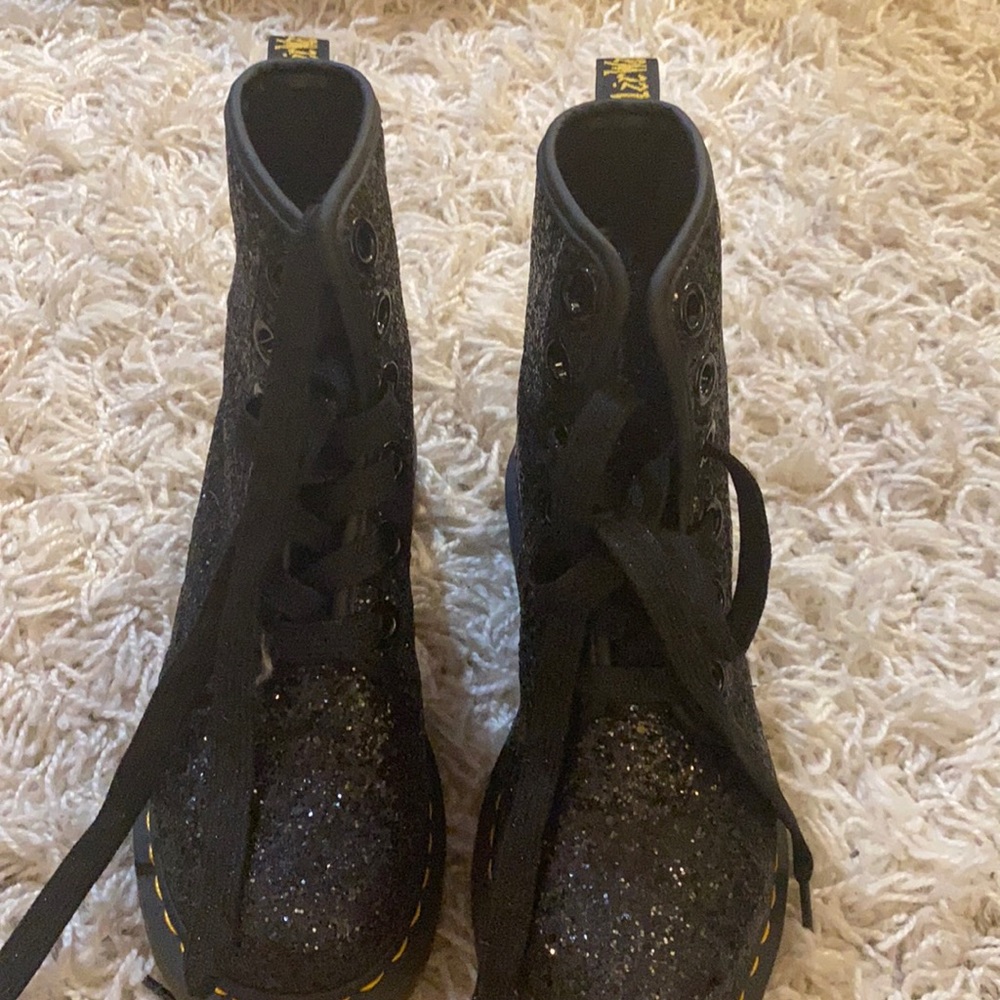 Sparkly black